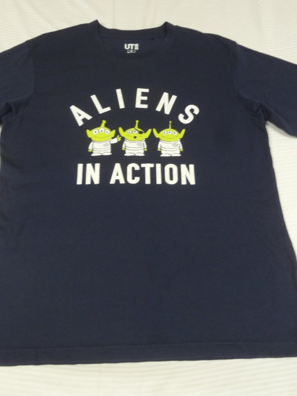 UT DISNEY PIXAR TOY STORY ALIENS IN ACTION - NAVY BLUE MEDIUM T-SHIRT L835 - Picture 3 of 5